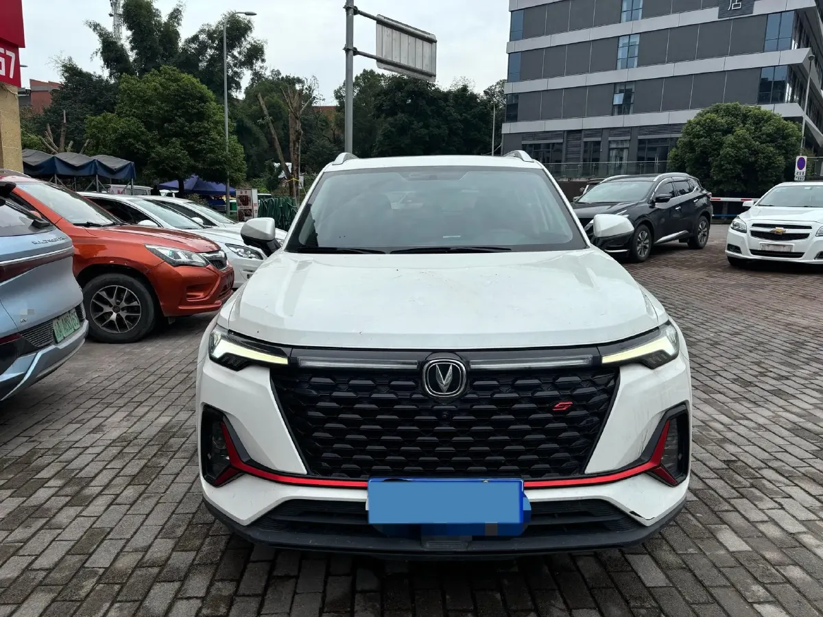 2021 ChangAn CS35 Plus 1.4T 160HP L4 7DCT,autocango,china used car exporter,china ev exporter,chinese used car exporter,chinese used ev exporter