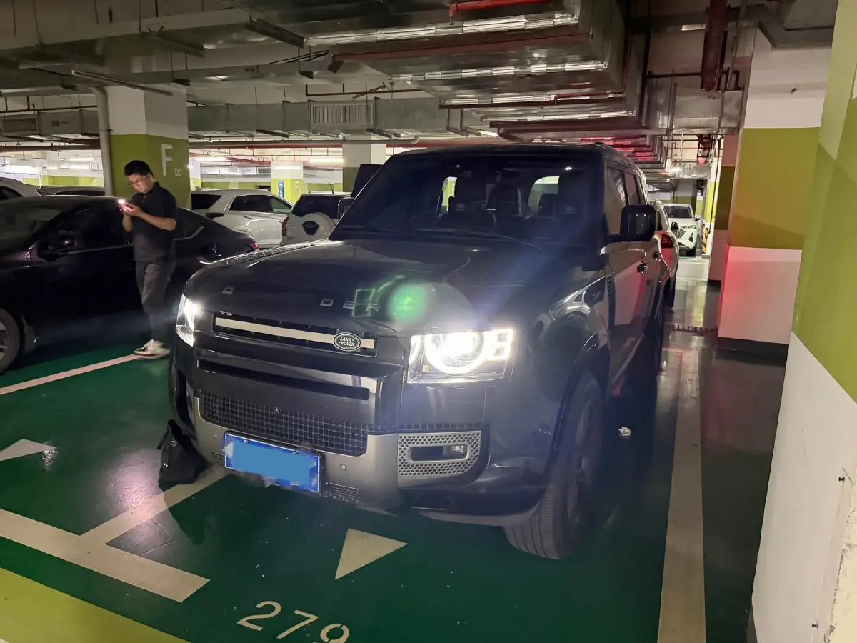 2024 Land Rover Defender 3.0T 400HP L6 8AT