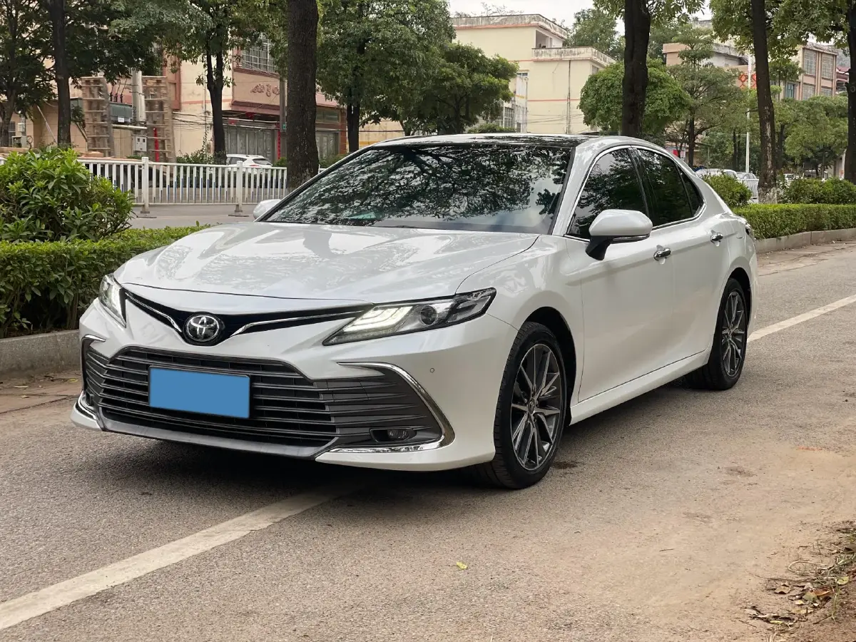 2021 Toyota Camry 2.5L 209HP L4 8AT