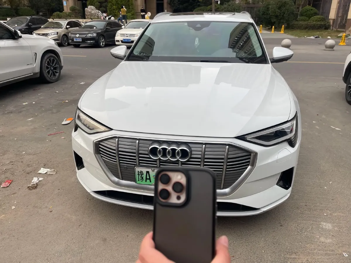 2019 Audi e-tron 2AT BEV 95KWH,autocango,china used car exporter,china ev exporter,chinese used car exporter,chinese used ev exporter