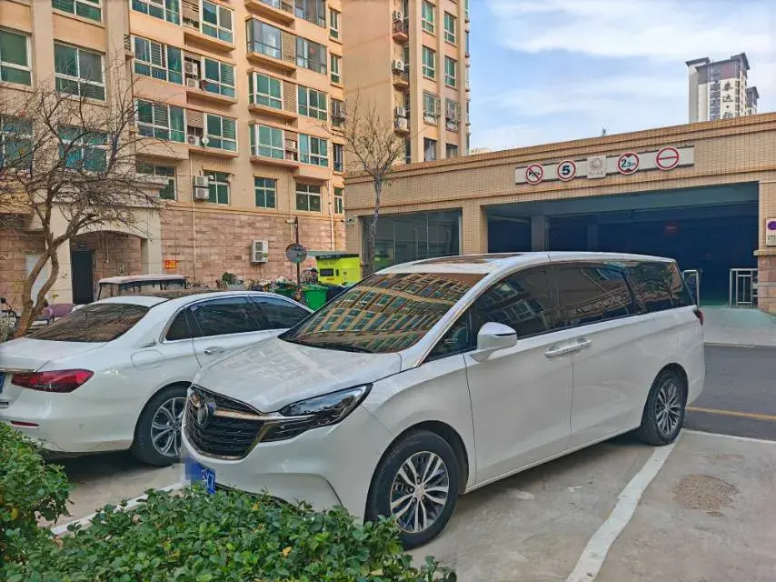 2022 Buick GL8 2.0T 237HP L4 9AT