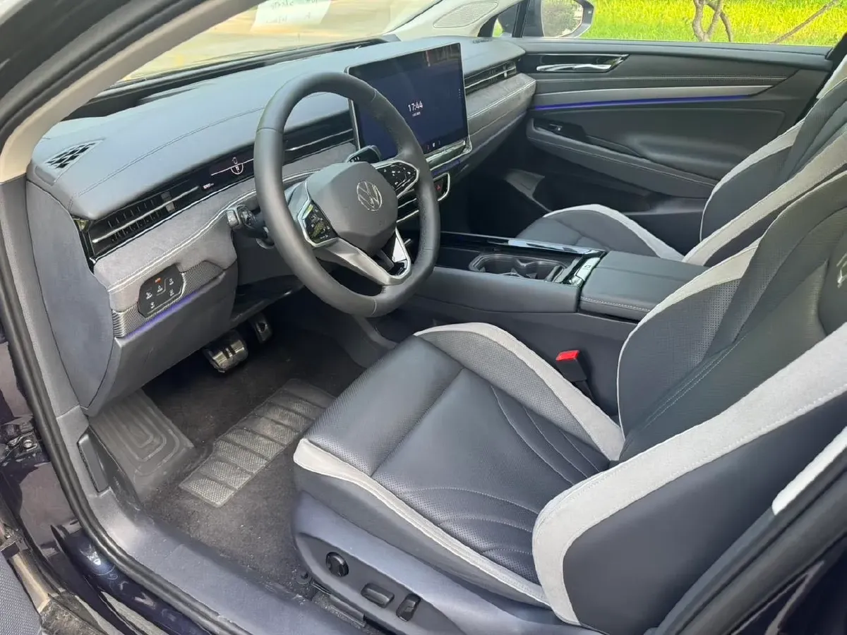 2024 Volkswagen ID.7 Vizzion BEV 84.8KWH,autocango,china used car exporter,china ev exporter,chinese used car exporter,chinese used ev exporter