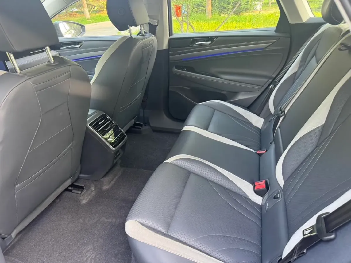 2024 Volkswagen ID.7 Vizzion BEV 84.8KWH,autocango,china used car exporter,china ev exporter,chinese used car exporter,chinese used ev exporter