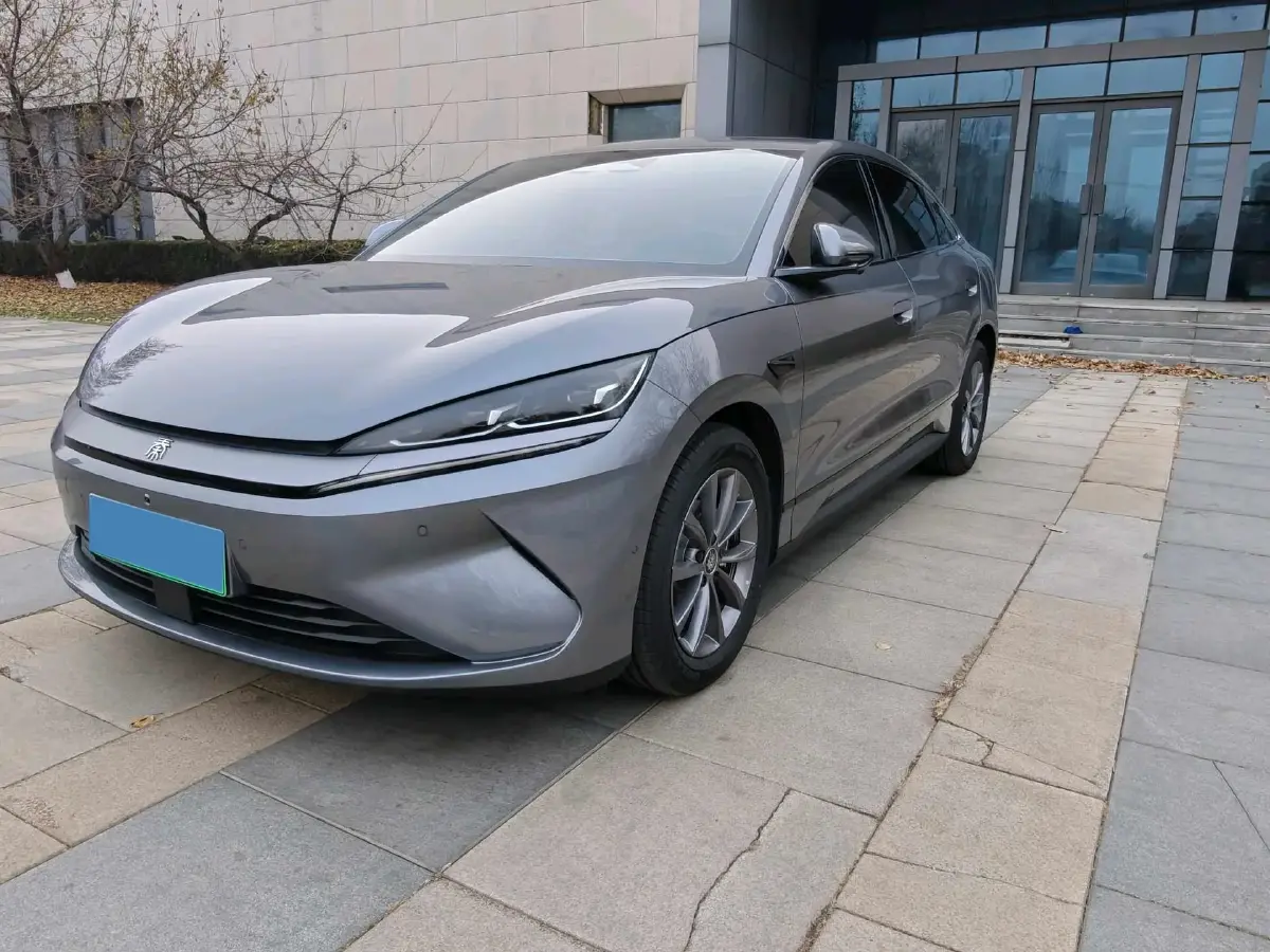 2025 BYD QinL BEV