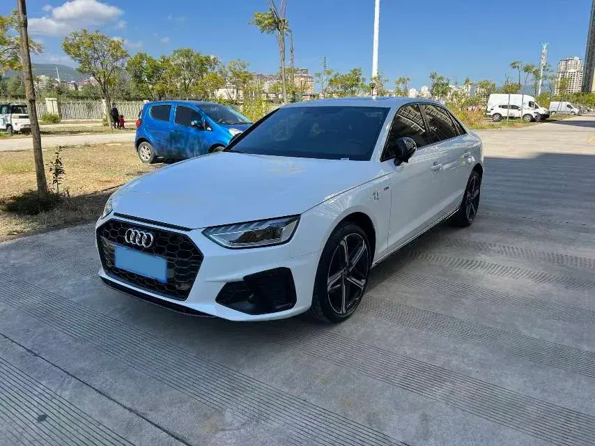 2025 Audi A4L 2.0T 190HP L4 7DCT