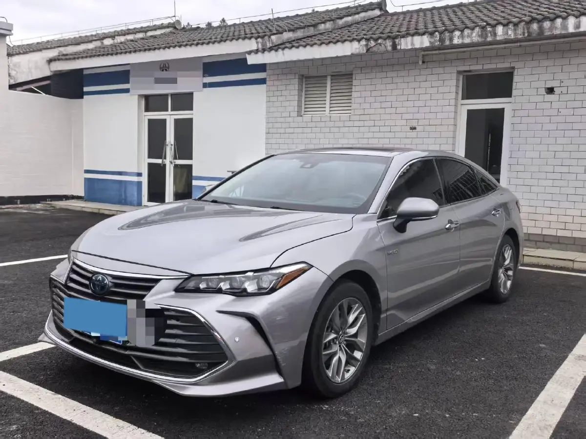 2019 Toyota Avalon 2.5L 178HP L4 E-CVT Hybrid
