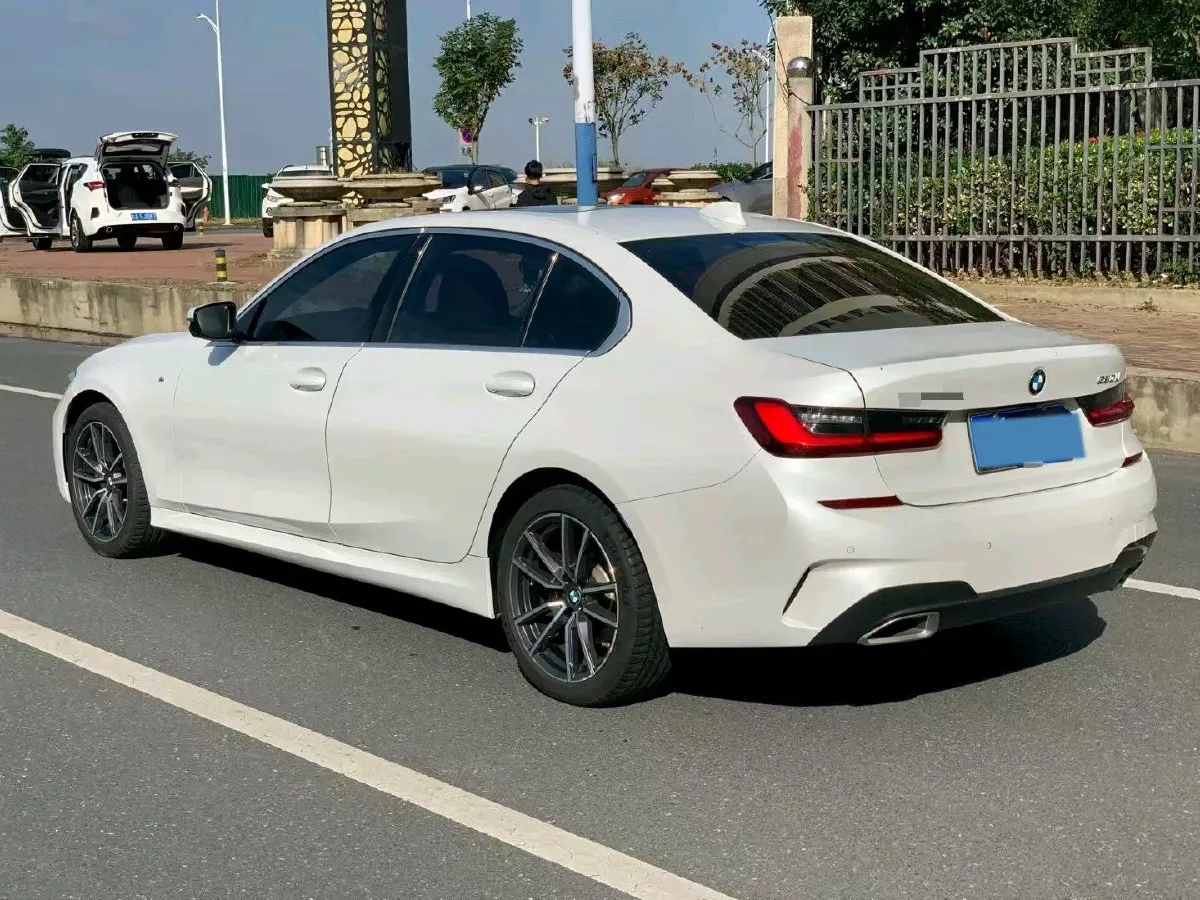 2022 BMW 3 Series 2.0T 156HP L4 8AT,autocango,china used car exporter,china ev exporter,chinese used car exporter,chinese used ev exporter