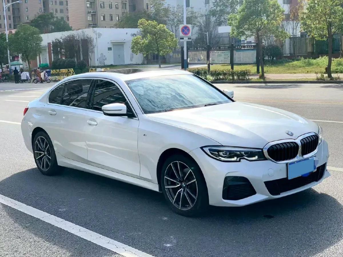 2022 BMW 3 Series 2.0T 156HP L4 8AT,autocango,china used car exporter,china ev exporter,chinese used car exporter,chinese used ev exporter