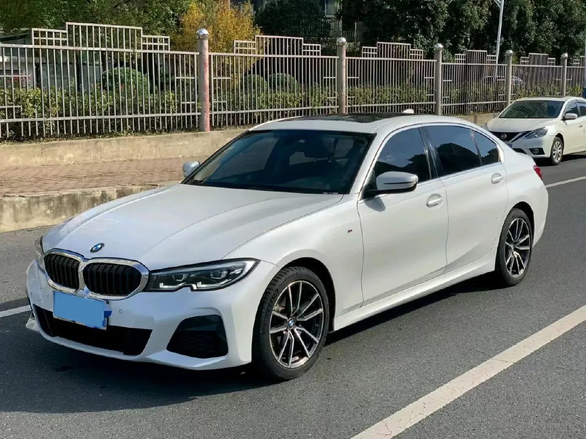2022 BMW 3 Series 2.0T 156HP L4 8AT,autocango,china used car exporter,china ev exporter,chinese used car exporter,chinese used ev exporter