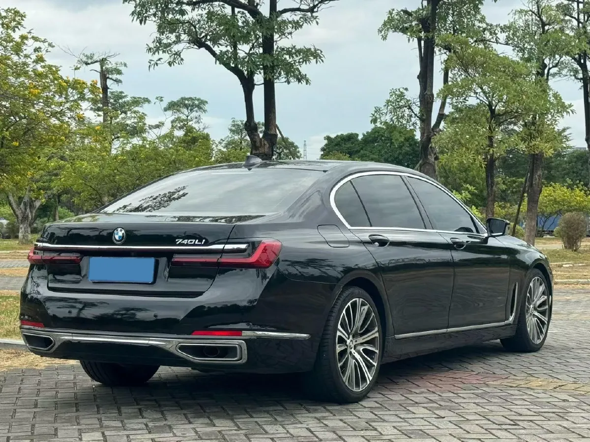 2021 BMW 7 Series 3.0T 340HP L6 8AT,autocango,china used car exporter,china ev exporter,chinese used car exporter,chinese used ev exporter