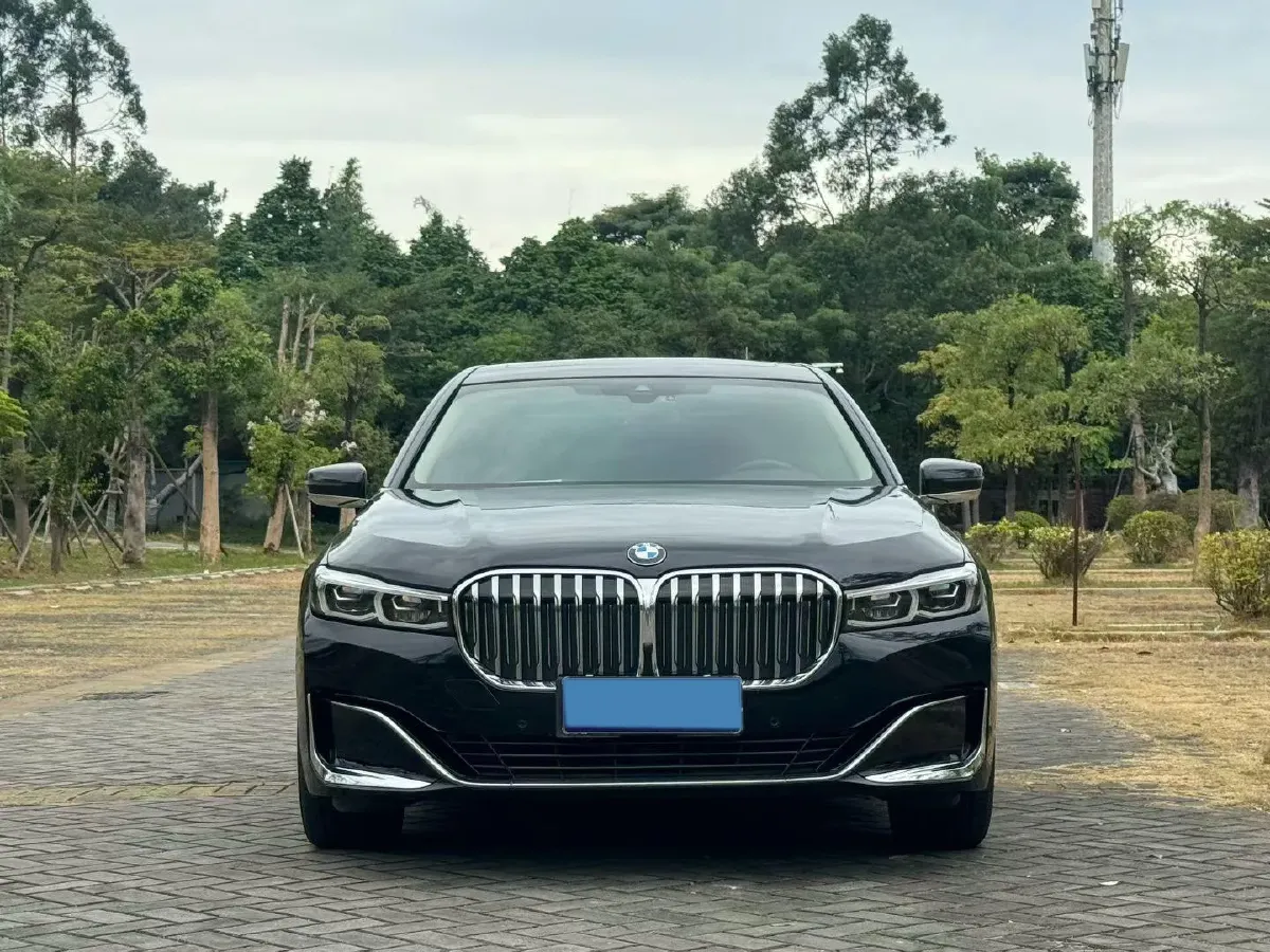 2021 BMW 7 Series 3.0T 340HP L6 8AT,autocango,china used car exporter,china ev exporter,chinese used car exporter,chinese used ev exporter