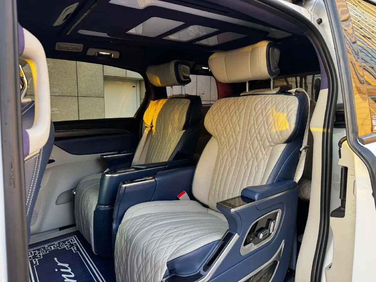 2021 Buick GL8 2.0T 237HP L4 9AT,autocango,china used car exporter,china ev exporter,chinese used car exporter,chinese used ev exporter