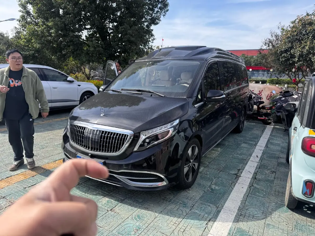 2020 Mercedes-Benz V Class 2.0T 211HP L4 9AT 2020 Mercedes-Benz V Class 2.0T 211HP L4 9AT