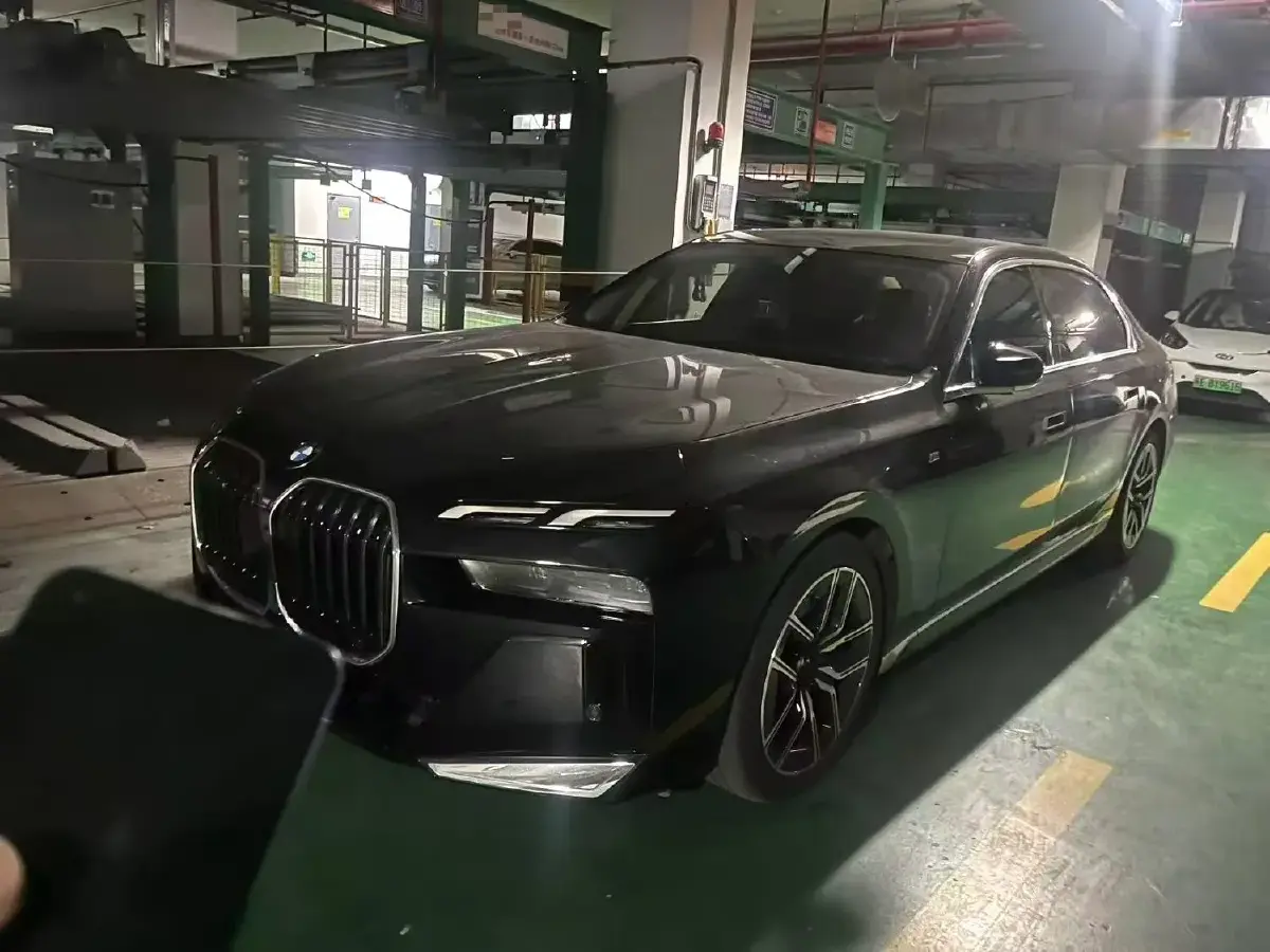 2023 BMW 7 Series 3.0T 272HP L6 8AT