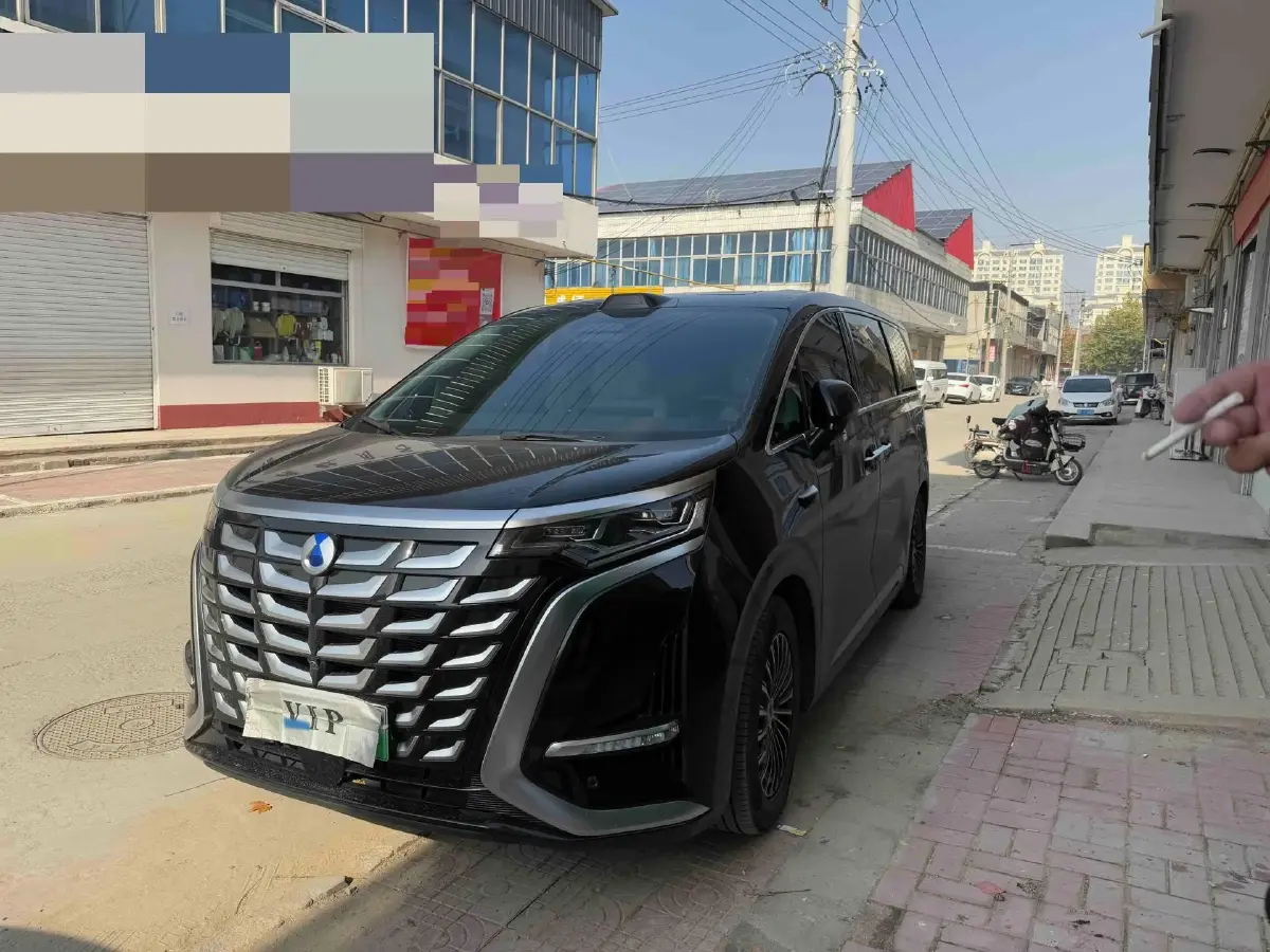 2025 Denza D9 1.5T 156HP L4 E-CVT PHEV 40KWH