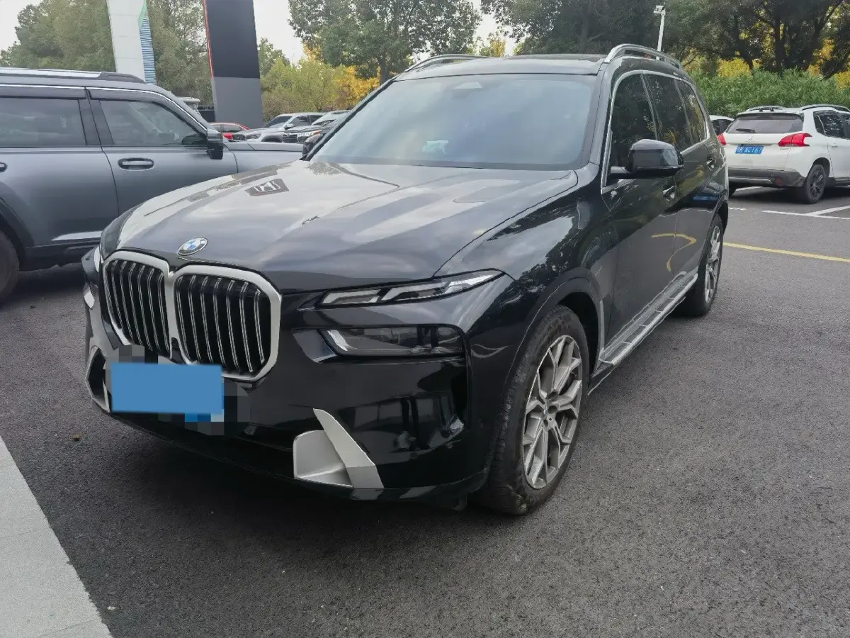 2023 BMW X7 3.0T 381HP L6 8AT