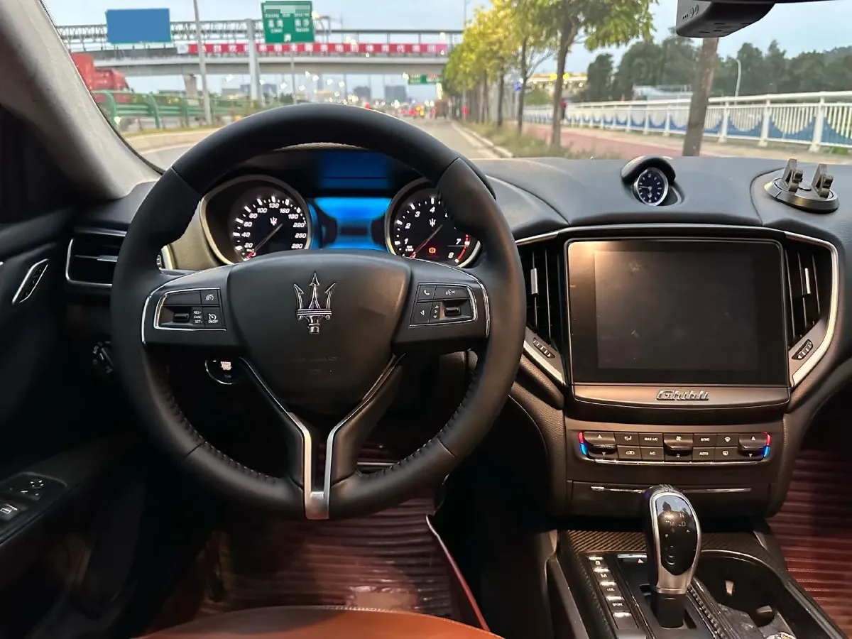 2017 Maserati Ghibli 3.0T 350HP V6 8AT,autocango,china used car exporter,china ev exporter,chinese used car exporter,chinese used ev exporter