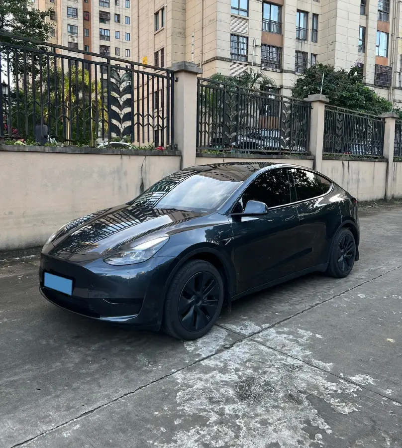 2024 Tesla Model Y BEV 60KWH