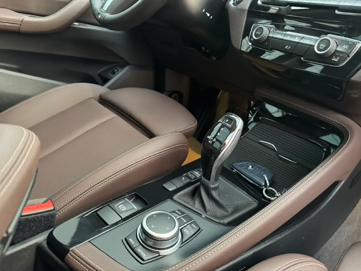 2022 BMW X1 1.5T 140HP L3 7DCT,autocango,china used car exporter,china ev exporter,chinese used car exporter,chinese used ev exporter