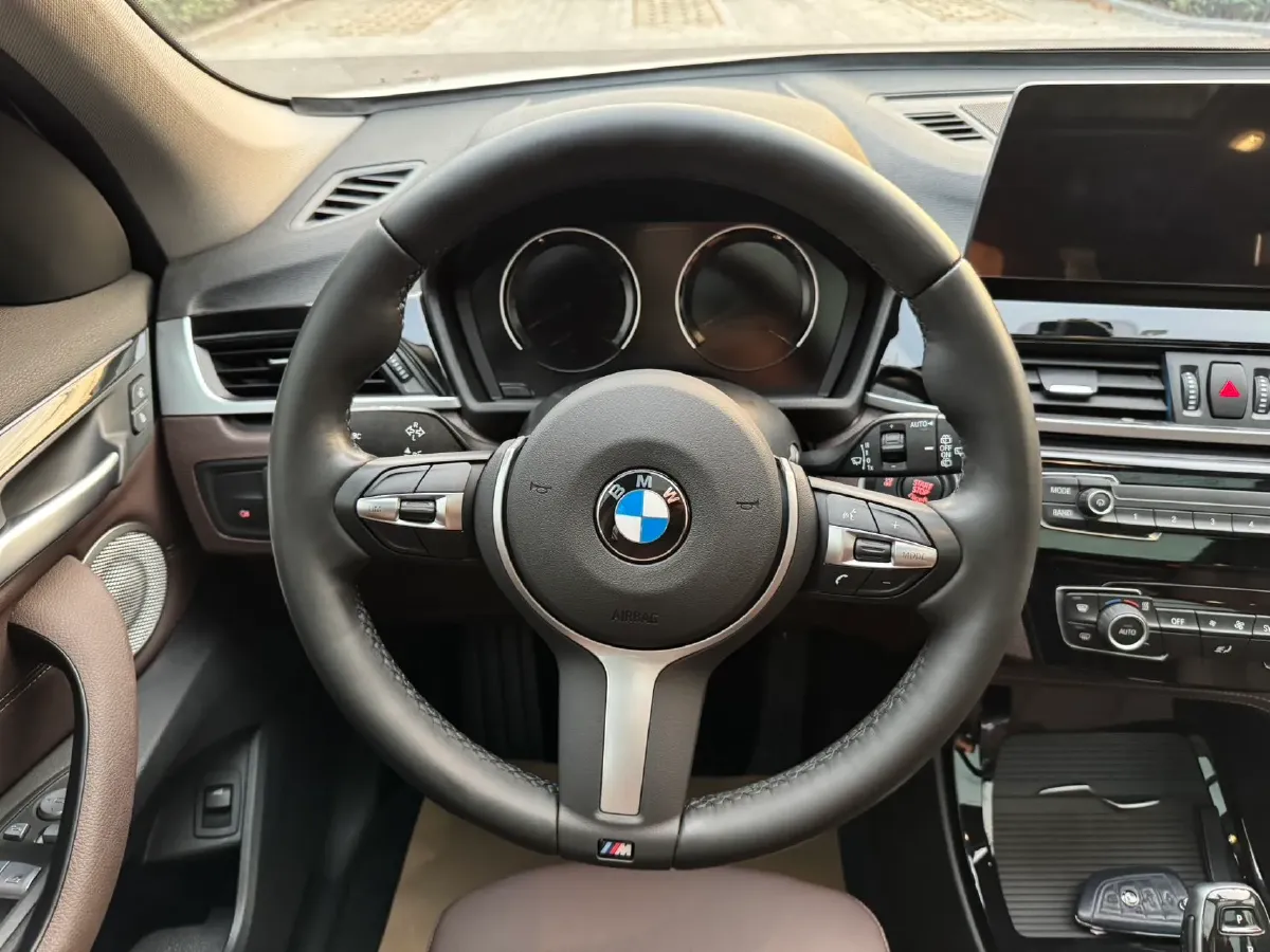 2022 BMW X1 1.5T 140HP L3 7DCT,autocango,china used car exporter,china ev exporter,chinese used car exporter,chinese used ev exporter