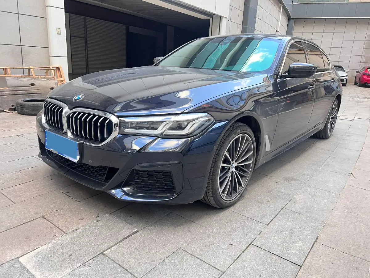 2023 BMW 5 Series 2.0T 245HP L4 8AT