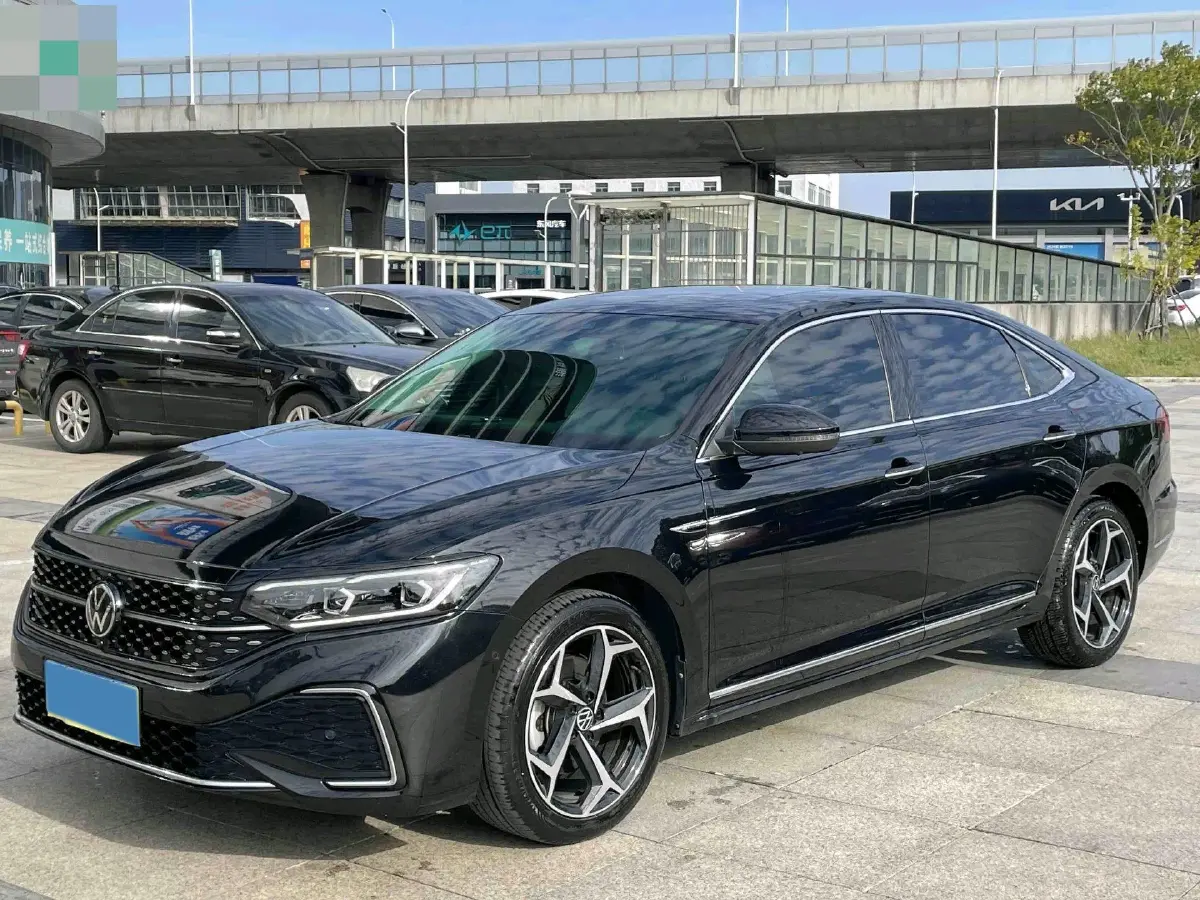 2023 Volkswagen Passat 2.0T 186HP L4 7DCT