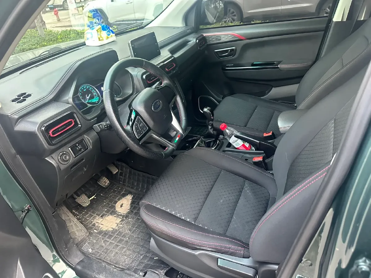 2022 SWM Big Tiger 1.5L 116HP L4 5MT,autocango,china used car exporter,china ev exporter,chinese used car exporter,chinese used ev exporter