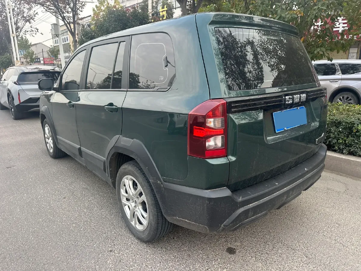 2022 SWM Big Tiger 1.5L 116HP L4 5MT,autocango,china used car exporter,china ev exporter,chinese used car exporter,chinese used ev exporter