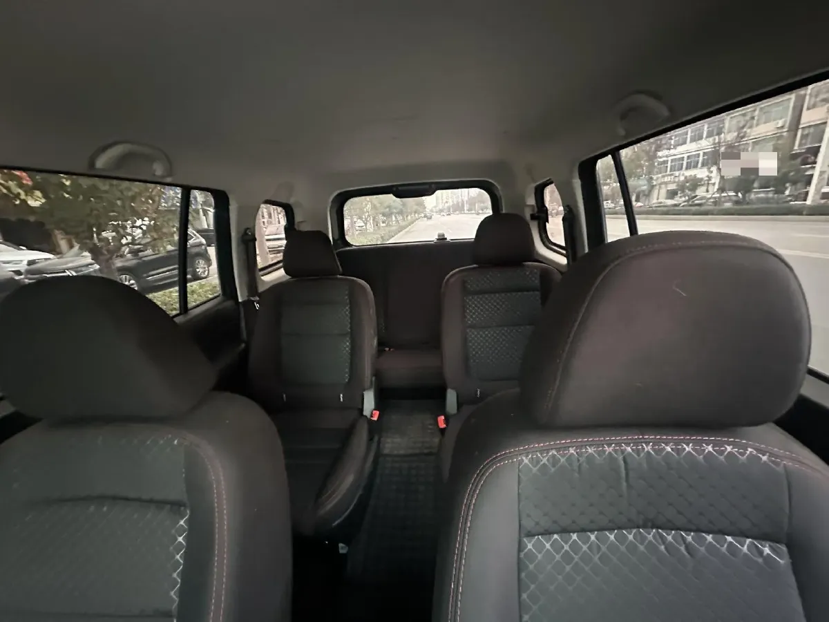 2022 SWM Big Tiger 1.5L 116HP L4 5MT,autocango,china used car exporter,china ev exporter,chinese used car exporter,chinese used ev exporter