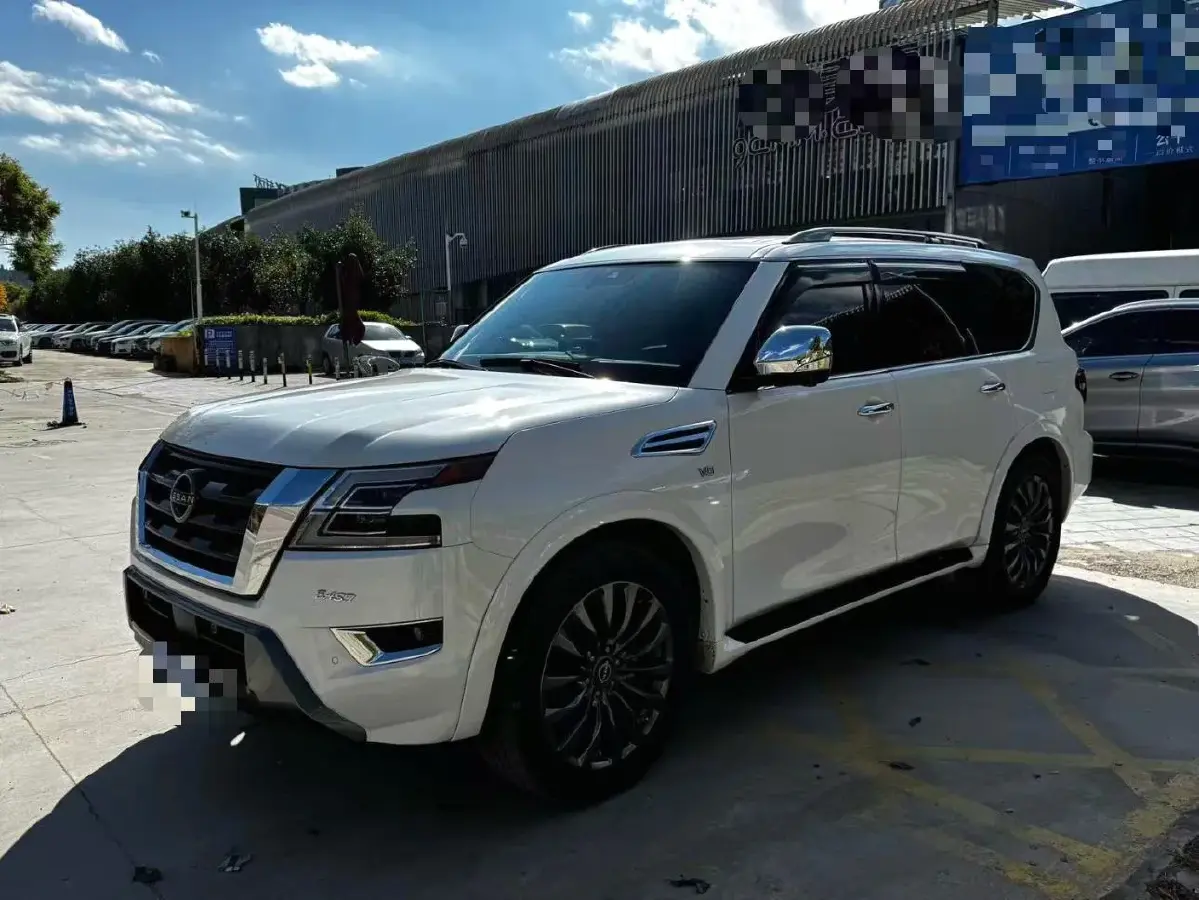 2023 Nissan Patrol 5.6L 400HP V8 7AT