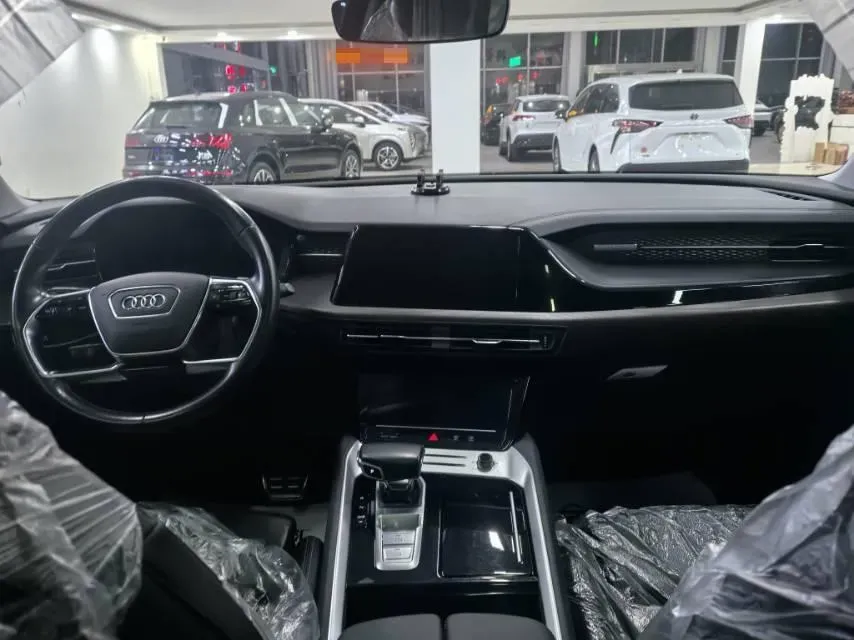 2022 Audi Q5 e-tron BEV 83.4KWH,autocango,china used car exporter,china ev exporter,chinese used car exporter,chinese used ev exporter