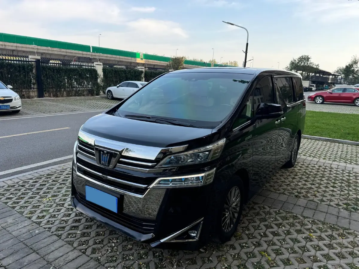 2021 Toyota Vellfire 2.5L 117HP L4 E-CVT Hybrid 2021 Toyota Vellfire 2.5L 117HP L4 E-CVT Hybrid