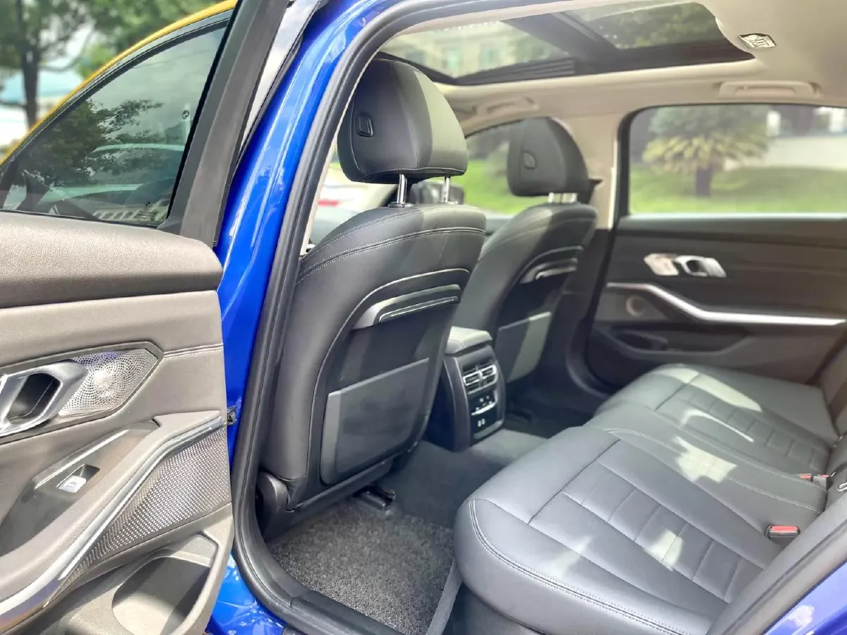 2020 BMW 3 Series 2.0T 184HP L4 8AT,autocango,china used car exporter,china ev exporter,chinese used car exporter,chinese used ev exporter