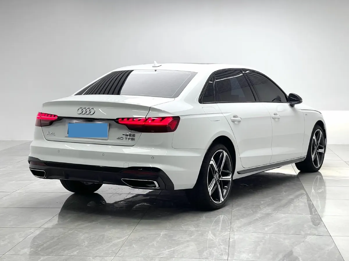 2024 Audi A4L 2.0T 190HP L4 7DCT,autocango,china used car exporter,china ev exporter,chinese used car exporter,chinese used ev exporter