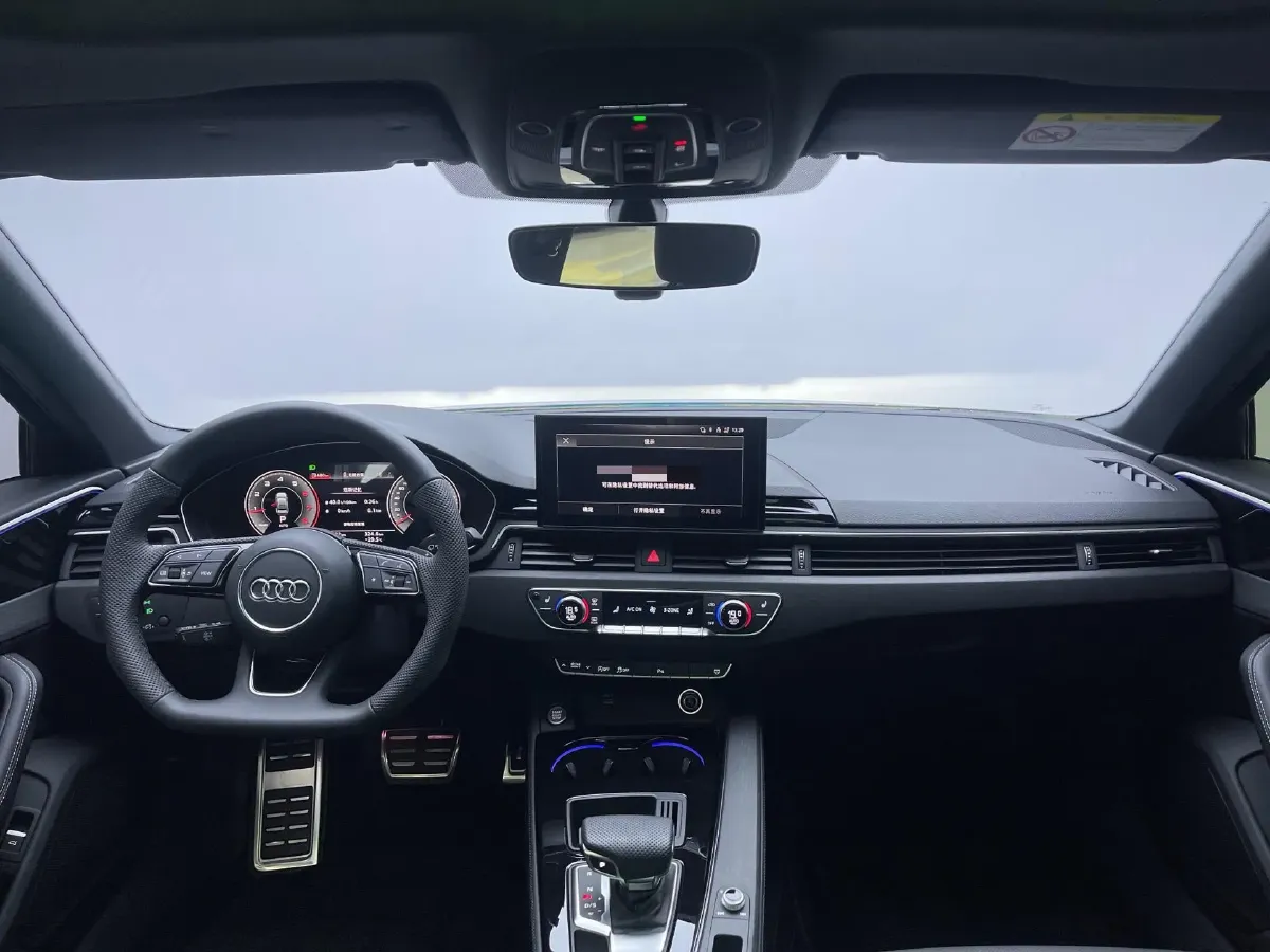 2024 Audi A4L 2.0T 190HP L4 7DCT,autocango,china used car exporter,china ev exporter,chinese used car exporter,chinese used ev exporter