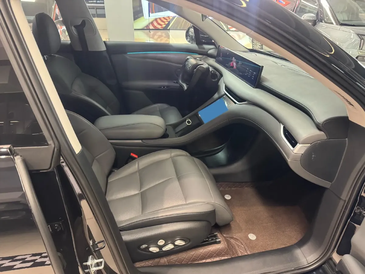 2025 IM LS6 BEV 75KWH,autocango,china used car exporter,china ev exporter,chinese used car exporter,chinese used ev exporter