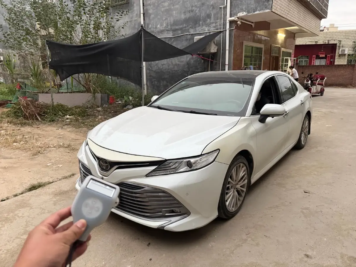 2019 Toyota Camry 2.5L 209HP L4 8AT