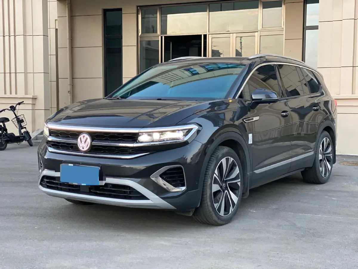 2023 Volkswagen Talagon 2.0T 220HP L4 7DCT