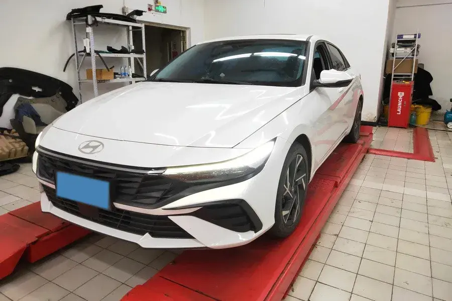 2023 Hyundai Elantra 1.5L 115HP L4 CVT