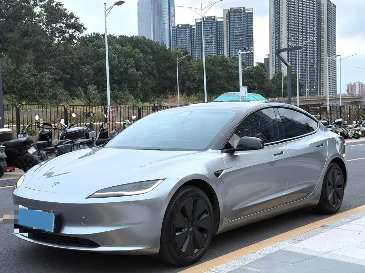 2023 Tesla Model 3 BEV 60KWH