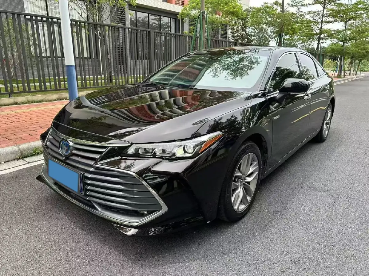 2019 Toyota Avalon 2.5L 178HP L4 E-CVT Hybrid