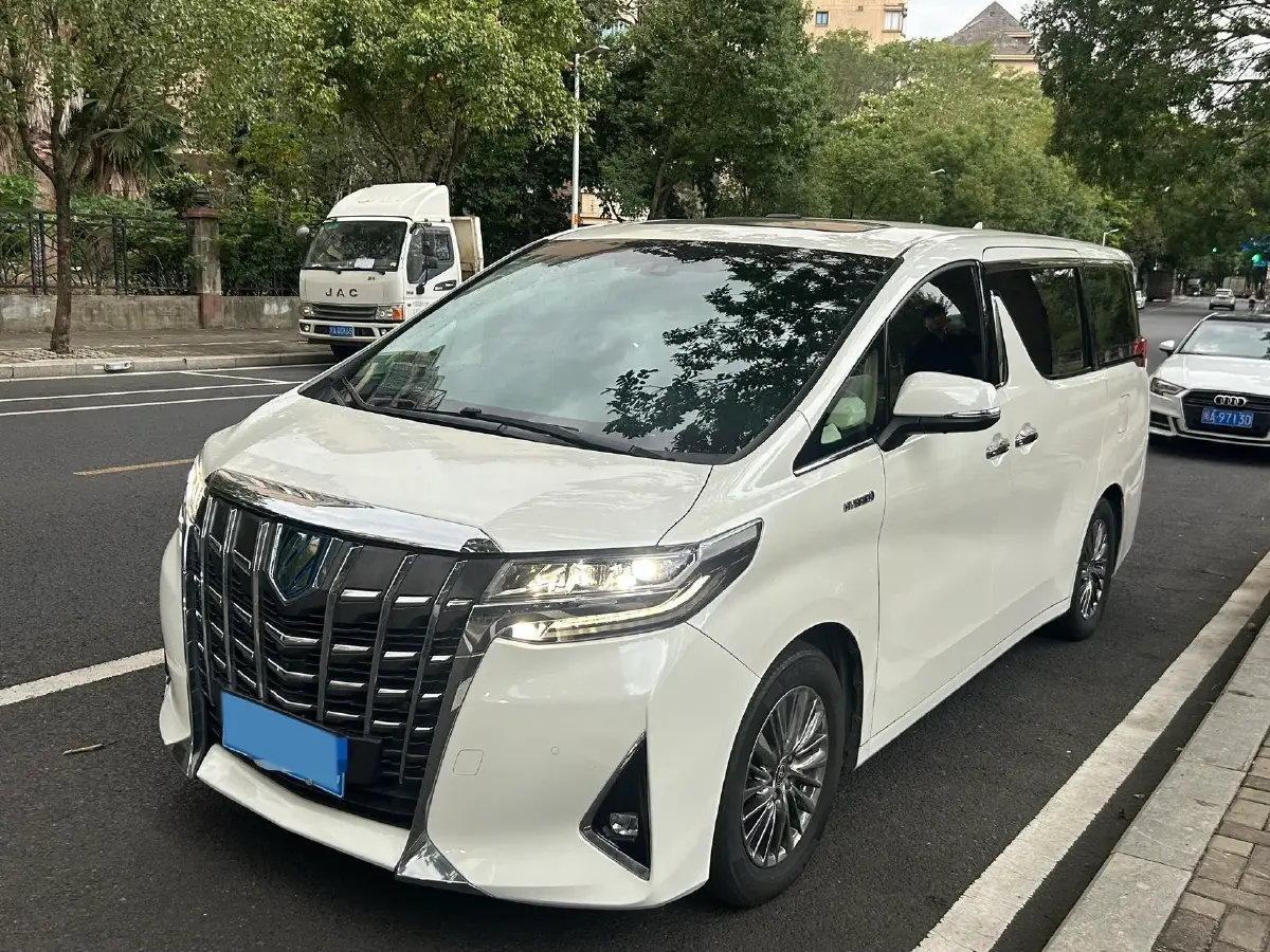 2020 Toyota Alphard 2.5L 117HP L4 E-CVT Hybrid