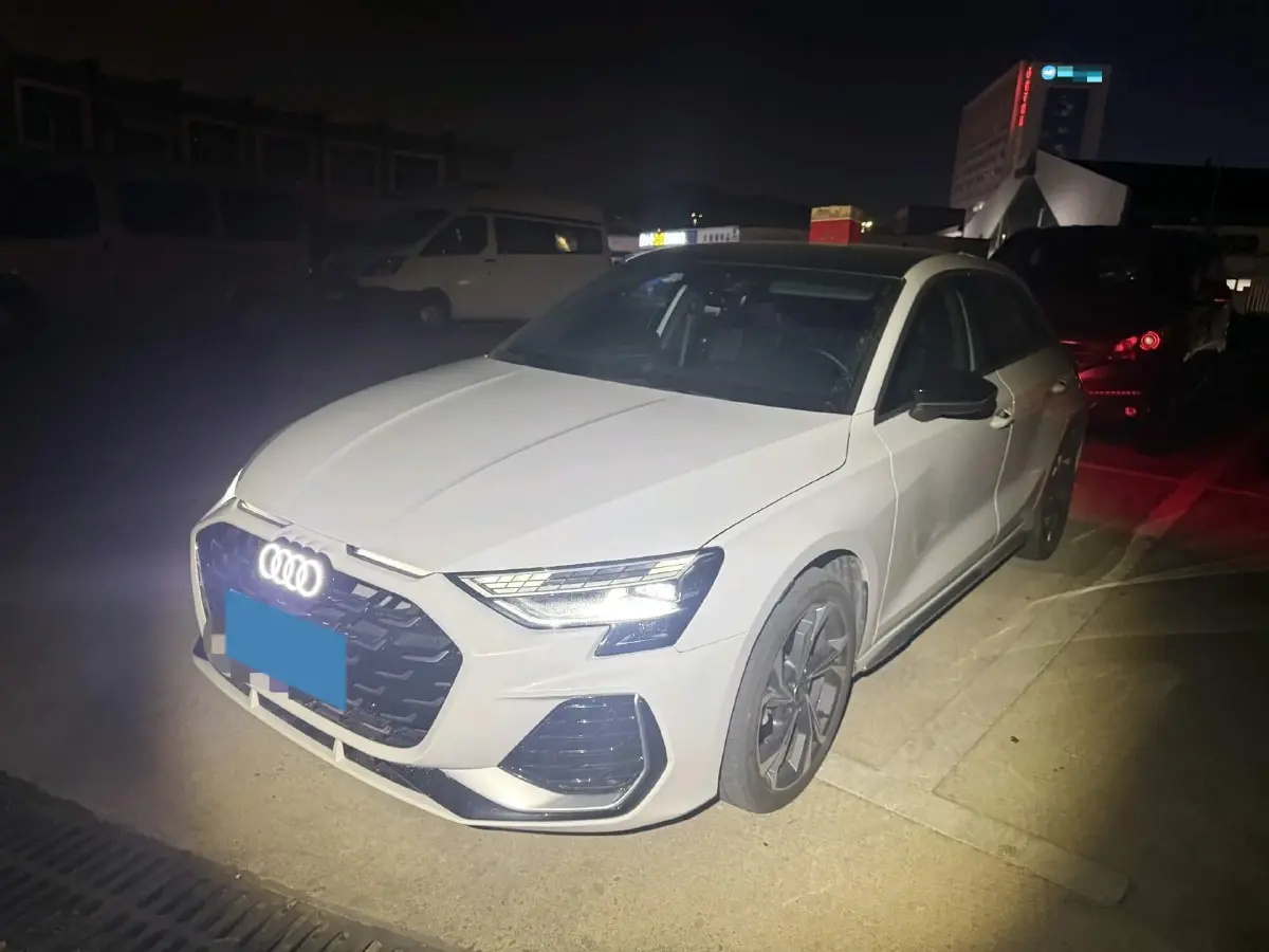 2025 Audi A3 1.5T 160HP L4 7DCT