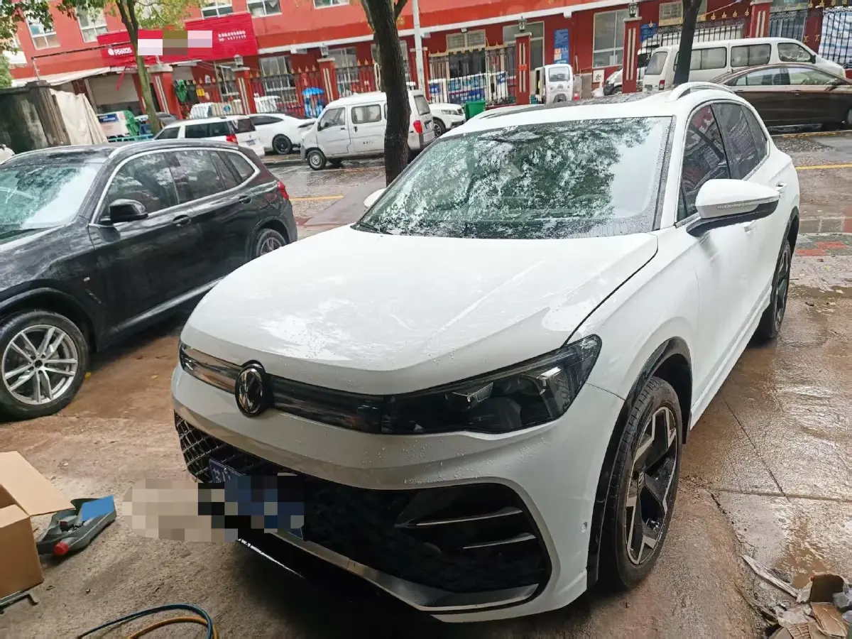 2024 Volkswagen Tiguan L 2.0T 186HP L4 7DCT