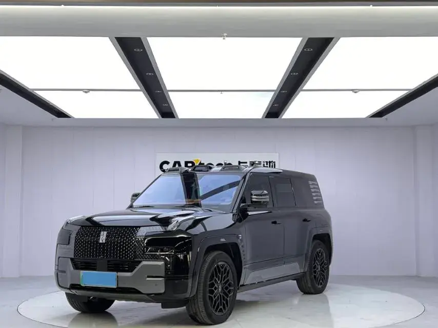 2023 YangWang U8 2.0T 272HP L4 REEV 49.05KWH