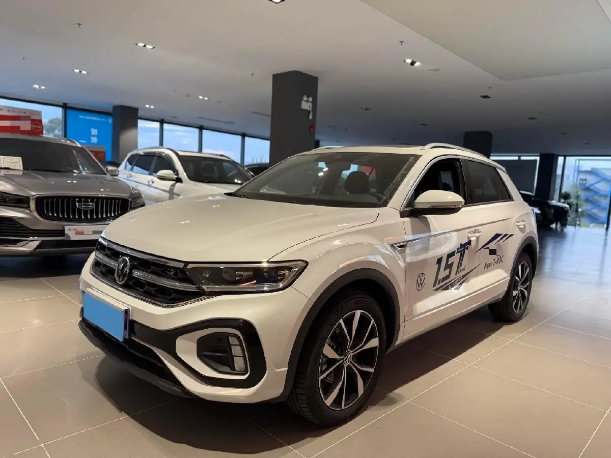 2025 Volkswagen T-Roc 1.5T 160HP L4 7DCT