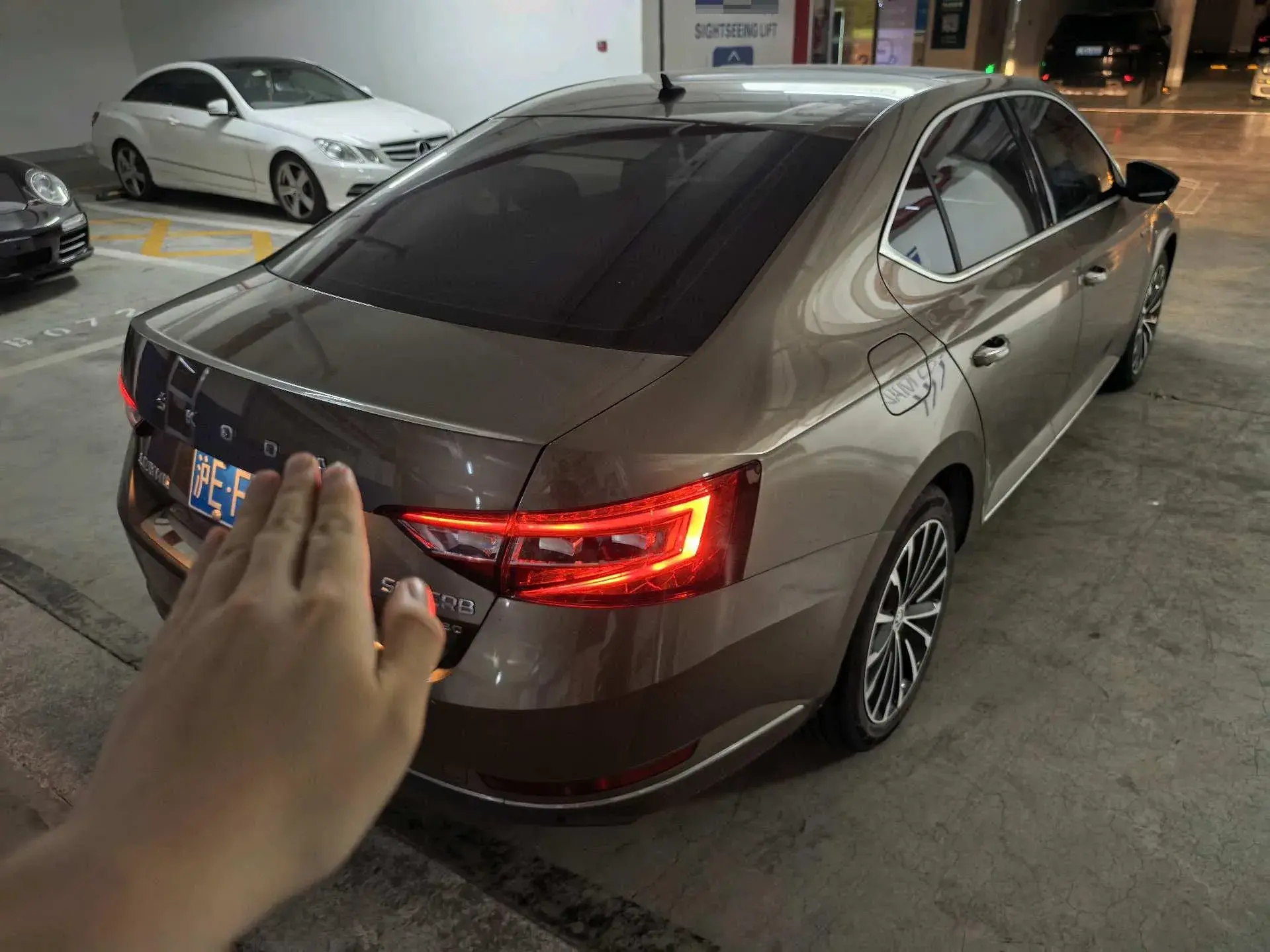 2018 SKODA SUPERB thumbnail 2