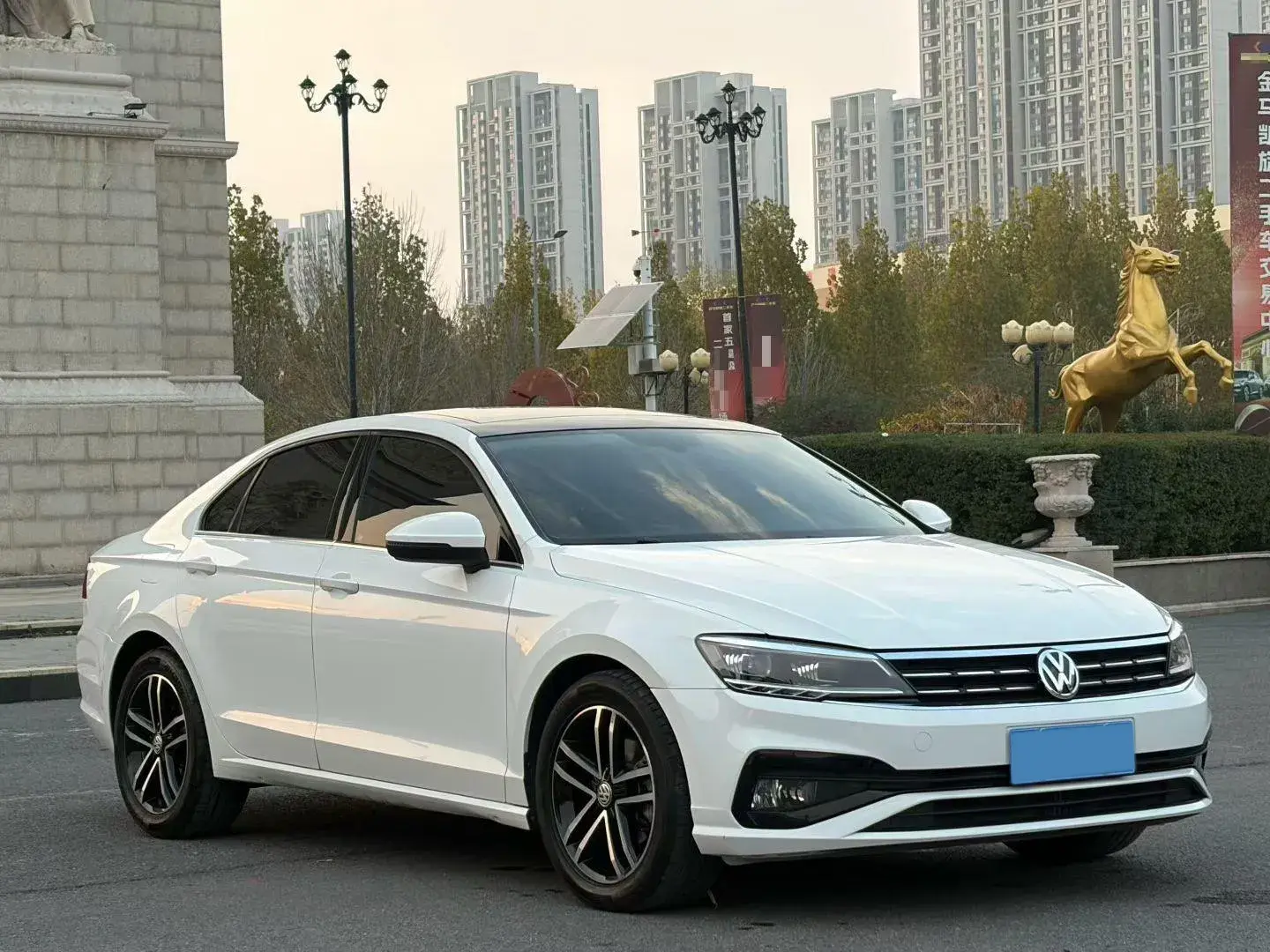 2021 VOLKSWAGEN LAMANDO thumbnail 3