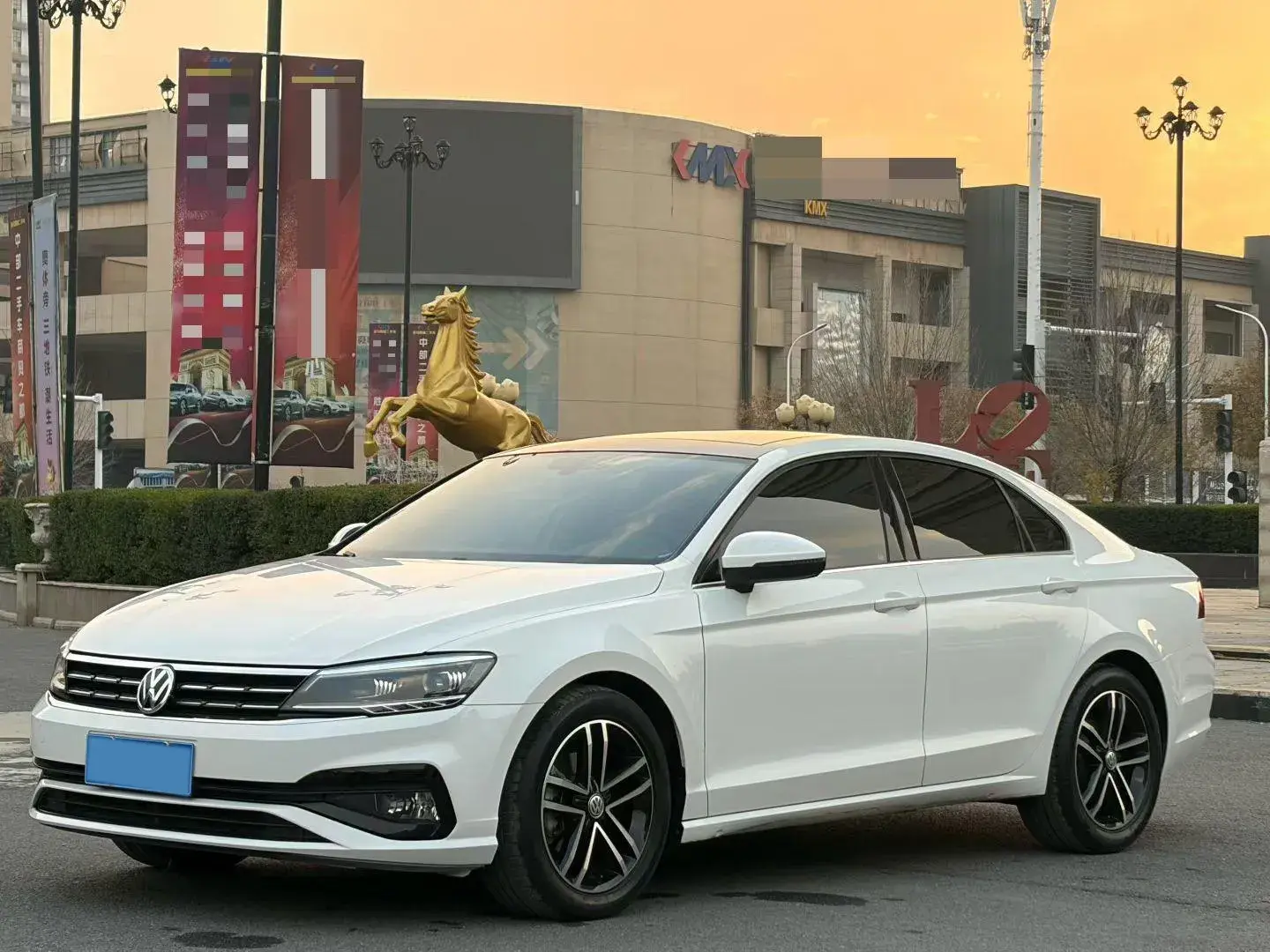 2021 VOLKSWAGEN LAMANDO view 1