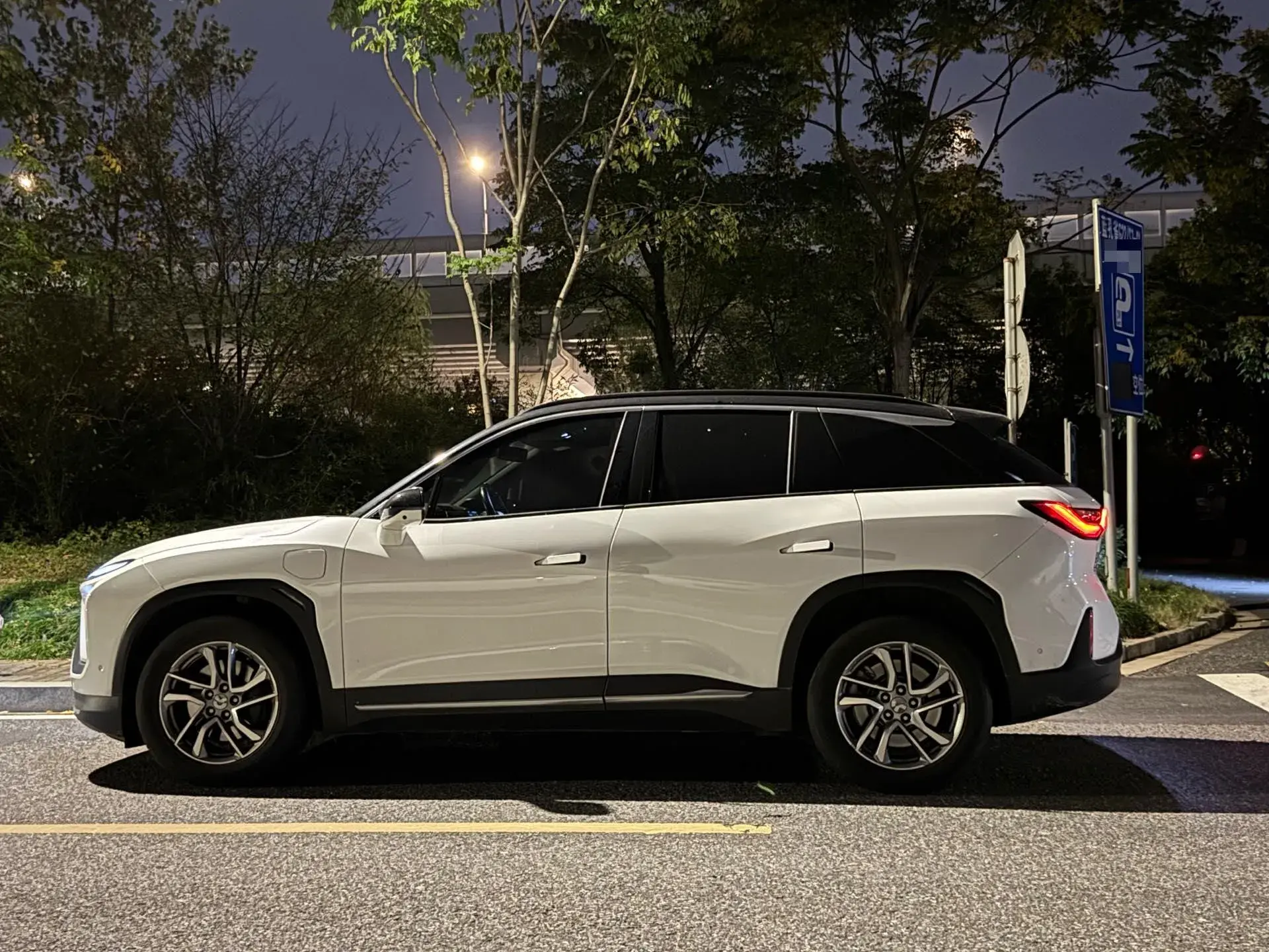 2022 NIO ES6 thumbnail 3